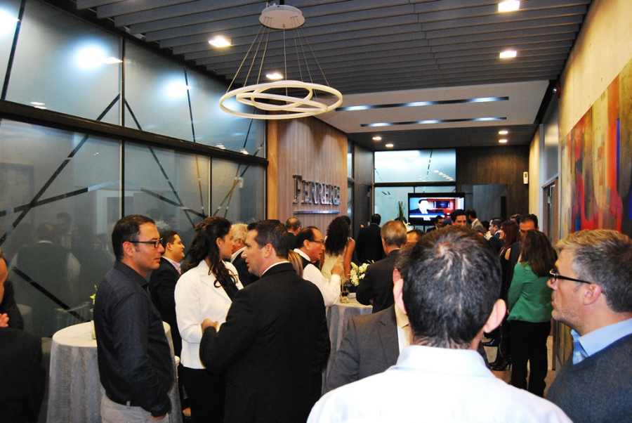 Ferrere inaugura oficinas en centro empresarial cruceño