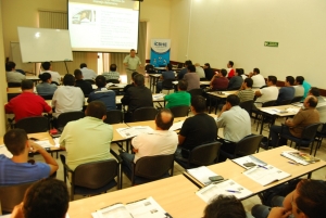 Inspectores del Segip asisten al curso de Manejo Defensivo de la CBHE