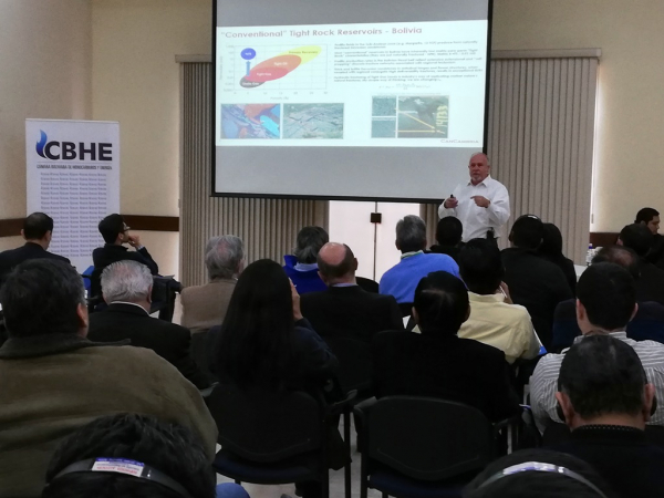 CONFERENCIA SOBRE TIGHT GAS SE REALIZÓ EN LA CBHE