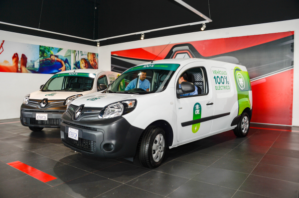 LA CRE Y RENAULT DAN EL PRIMER PASO PARA LA MASIFICACI&Oacute;N DE LOS VEH&Iacute;CULOS EL&Eacute;CTRICOS EN BOLIVIA