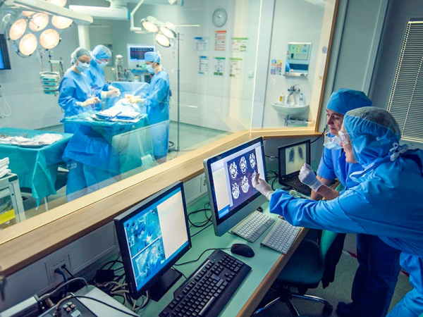 Rumbo a los hospitales inteligentes: los desafíos que traerá la implementación de la red 5G para la salud