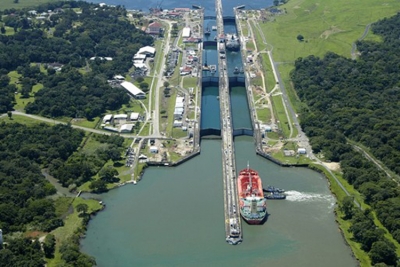 Canal de Panam&aacute; se abre a nuevos clientes con tr&aacute;nsito de gas natural licuado
